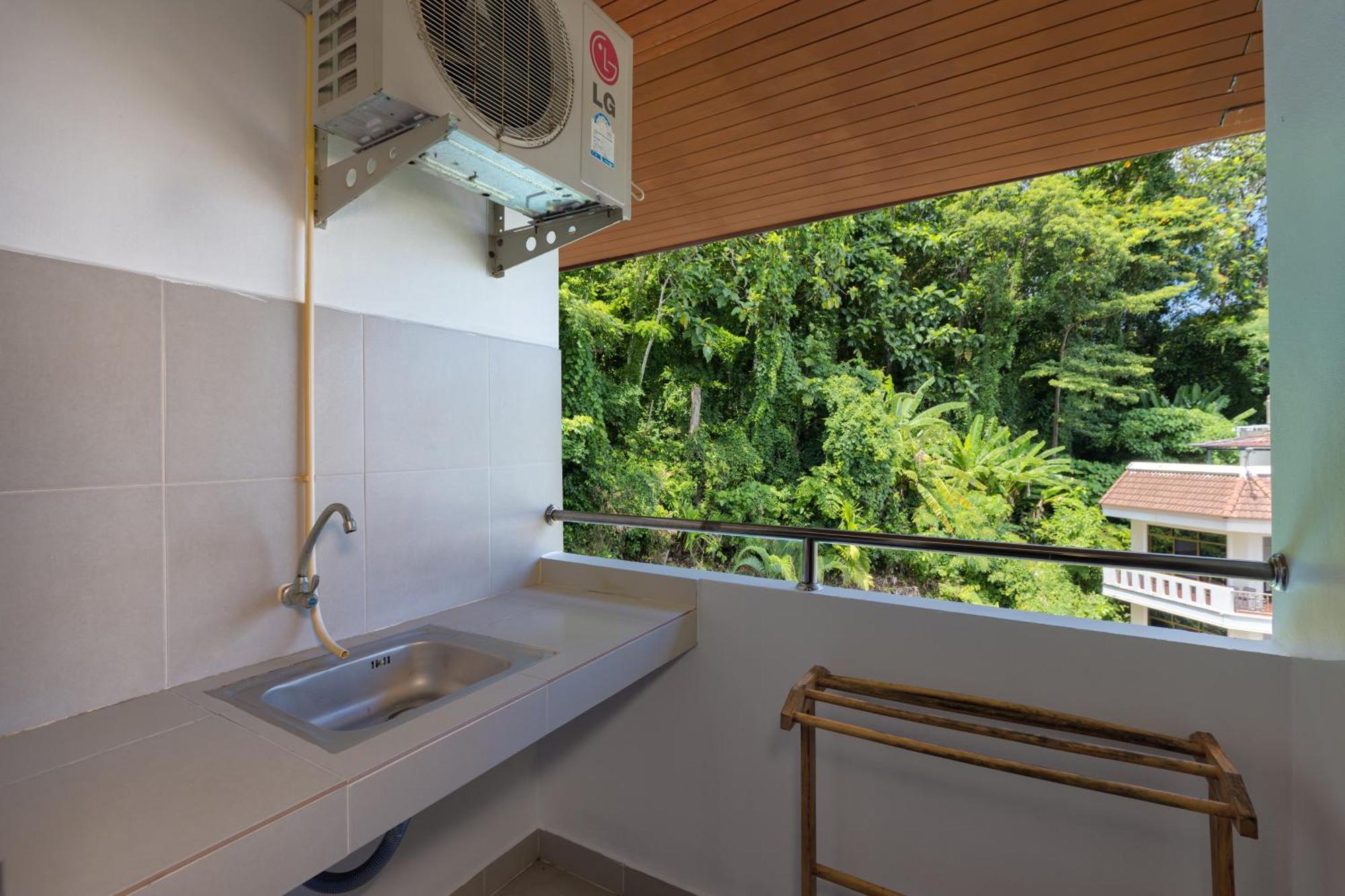 Отель Grand View Patong Экстерьер фото