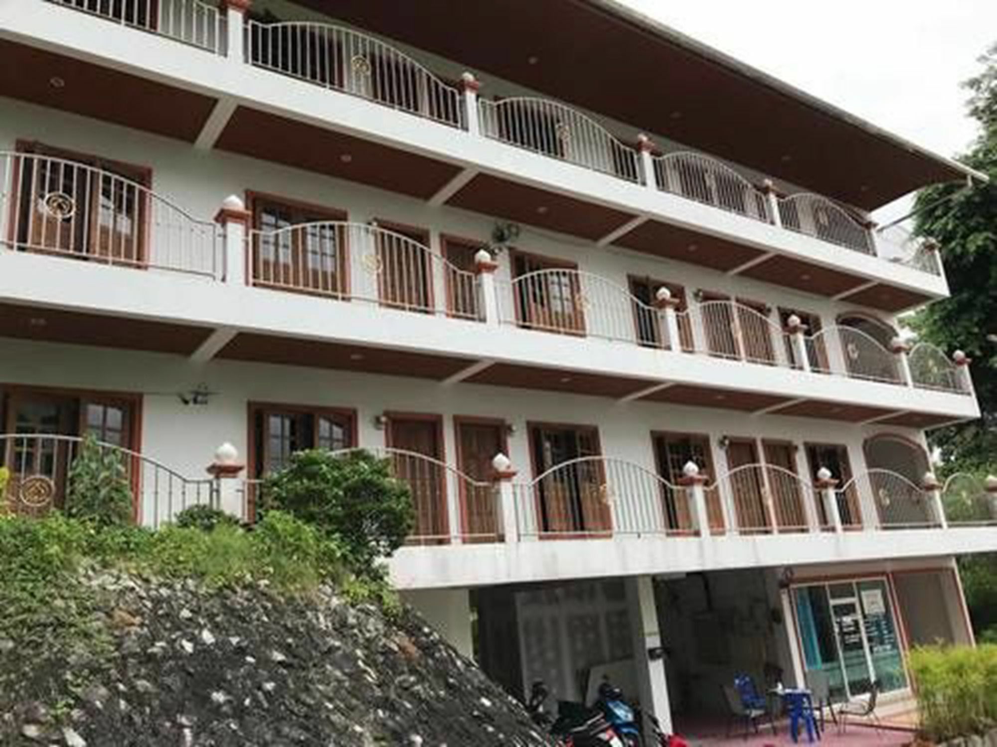 Отель Grand View Patong Экстерьер фото