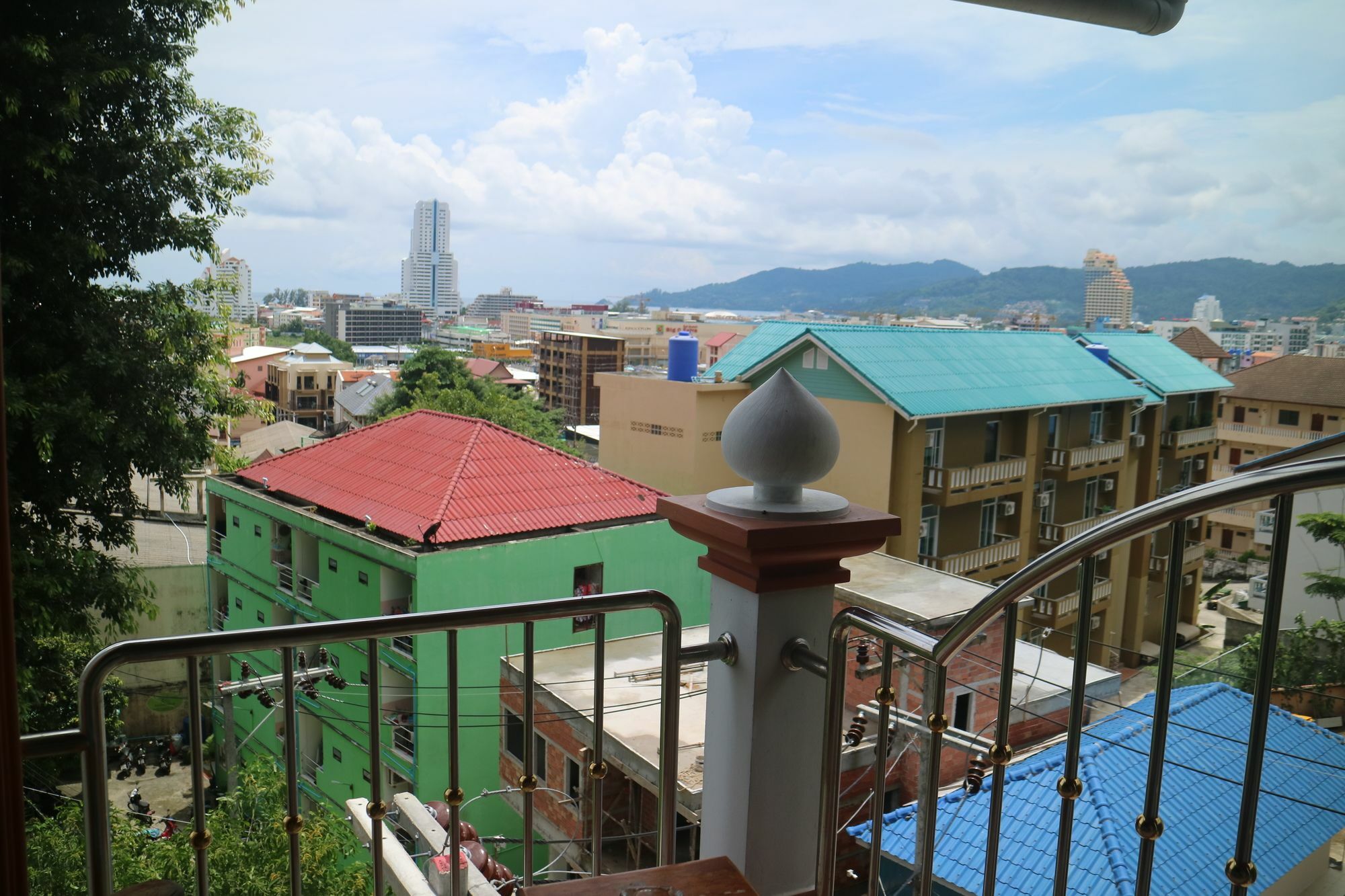 Отель Grand View Patong Экстерьер фото